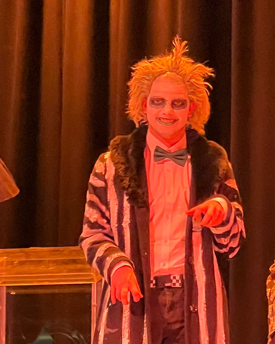 slanews's tweet photo. Halloween at SLA is *always* a big deal! https://t.co/leZCvNEVrv