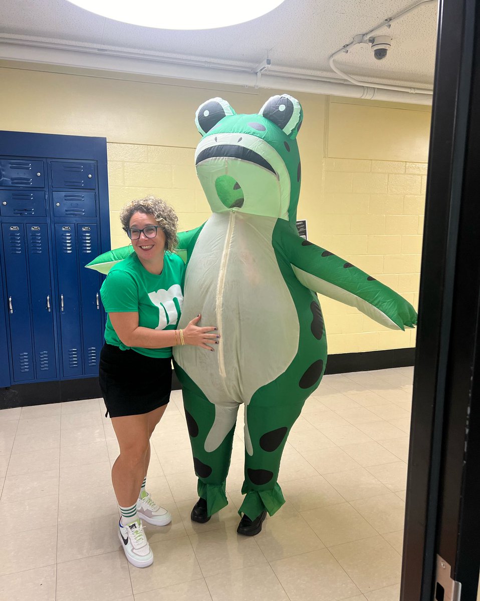 slanews's tweet photo. Halloween at SLA is *always* a big deal! https://t.co/leZCvNEVrv