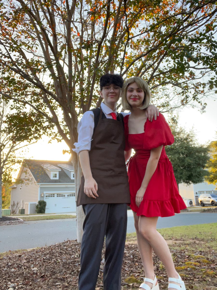 BL00DINMYM0UTH's tweet photo. @Nusanguino happy halloween! we love you 💜💜 #pyler or maybe #tam? https://t.co/AmIt7zLdhT