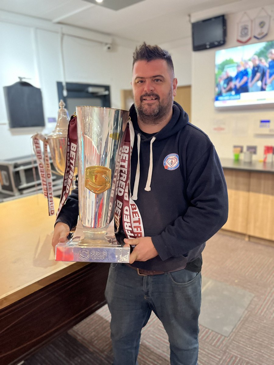 Place2placeFC's tweet photo. Ben has waited since he was 10 years old to complete his photo collection, the league leaders shield the last one he needed many thanks @WiganWarriorsRL @wigan warriors foundation
Donation incoming โบ๏ธโบ๏ธโบ๏ธ made some lads night
#Wellbeing #Men #Place2Place https://t.co/87jXB46yRa