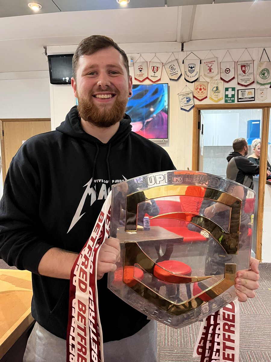 Place2placeFC's tweet photo. Ben has waited since he was 10 years old to complete his photo collection, the league leaders shield the last one he needed many thanks @WiganWarriorsRL @wigan warriors foundation
Donation incoming โบ๏ธโบ๏ธโบ๏ธ made some lads night
#Wellbeing #Men #Place2Place https://t.co/87jXB46yRa