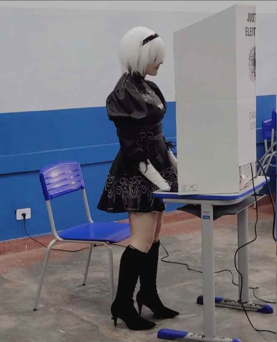 poolsidejacob's tweet image. Contemplating the fascination with wow