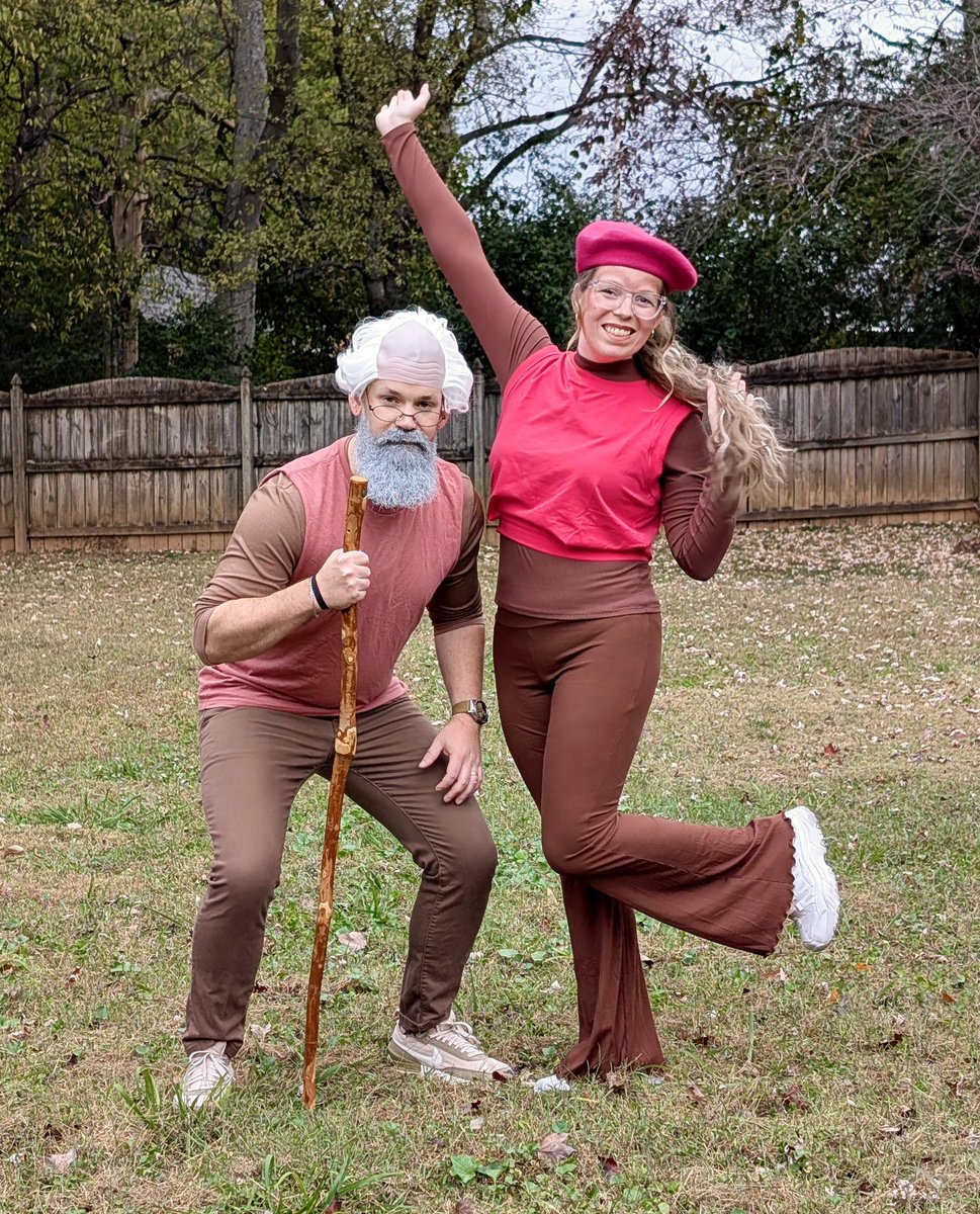 MakOnPointe's tweet photo. @Stephen_Georg @Mal_Makes figured y’all might appreciate mine and my husbands DKC costumes 🤣 https://t.co/5hgQooEEWc