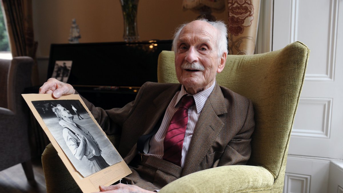 #OnThisDay 1940 The Battle of Britain ended. Over 30 Irish men flew with 'The Few", perhaps most famously Brendan Finucane. John Hemingway from Dublin (pic), was one of those pilots &amp; despite being shot down four times, John is the last known survivor. 
#Ireland #History #WW2