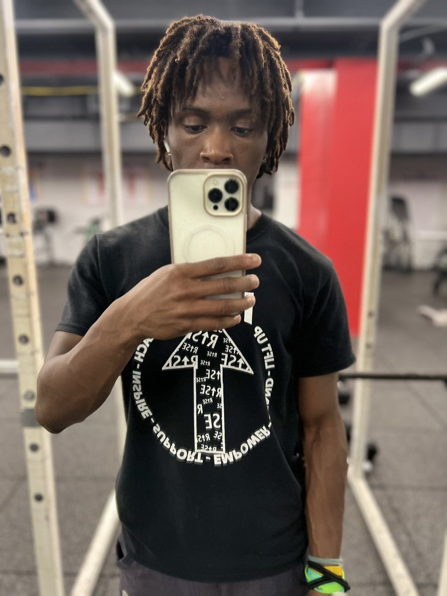 Work
#TrustTheProcces #trackjourney #trusttheprocessofGod #trustthejourney #trackandfieldlife #400m #work #trackandfield #sledwork #weightroom