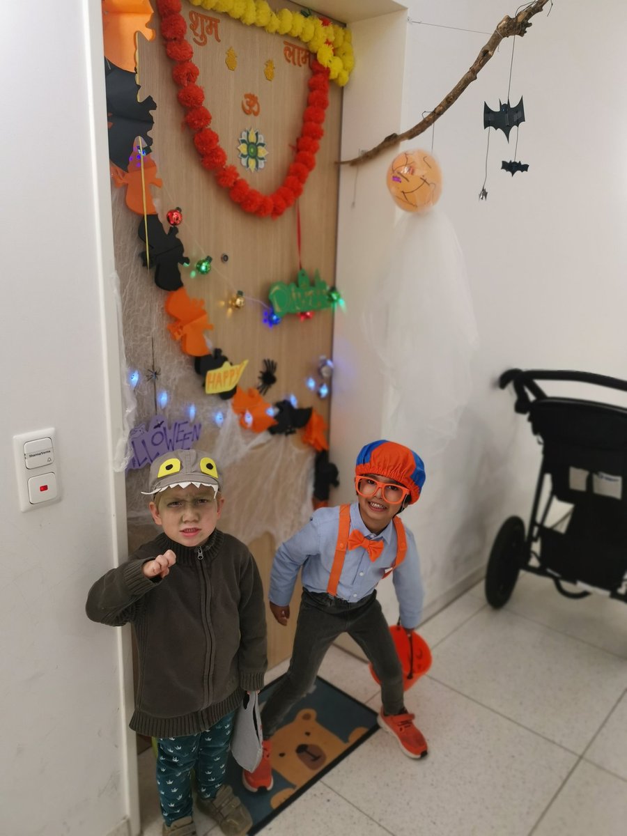 HoneyDaPoison's tweet photo. This Halloween, Evaan is the ultimate Blippi fan! Can you spot the mini Blippi? #Halloween2024 #BlippiCostume #MiniBlippi @MoonbugKids @blippi https://t.co/Z8u3XtoDUs