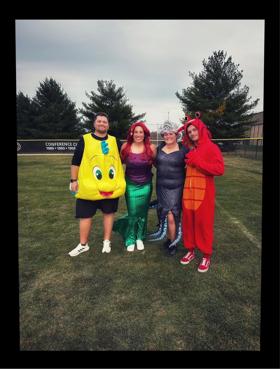 agoler35's tweet image. Happy Halloween 🎃 Try your best to spot the difference