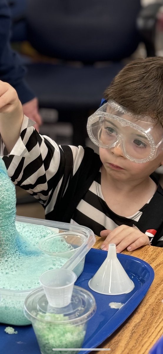 CHDerrington's tweet photo. Our future Falcons were brewing up some spooky science in the #NHEThinkTank today. Bubbling concoctions made for some “spook-tabular” fun!! @RISDBeTheOne #RISDGreatness #goodvibesatNHE @nherisd @nheptafalcons @Jenni1002Smith https://t.co/Ja7GFsbQGC