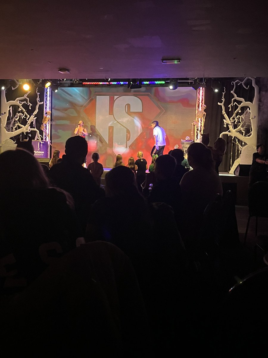Really enjoyed seeing great singing duo  <a href="/HKSK_Music/">He Knows She Knows</a> He knows She knows at Parkdean Southview! Best entertainment I’ve seen all week here, hands down 👌
