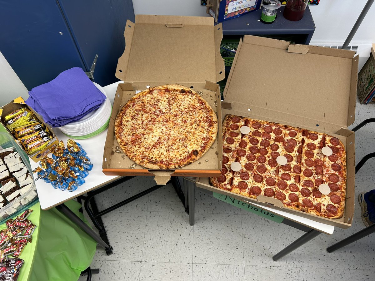 Gr5 Cochrane Smarties know how to snack out a party!!!  Look what they all brought!  They really enjoyed Halloween Musical Chairs. <a href="/basinviewdrive/">Wokabri</a>