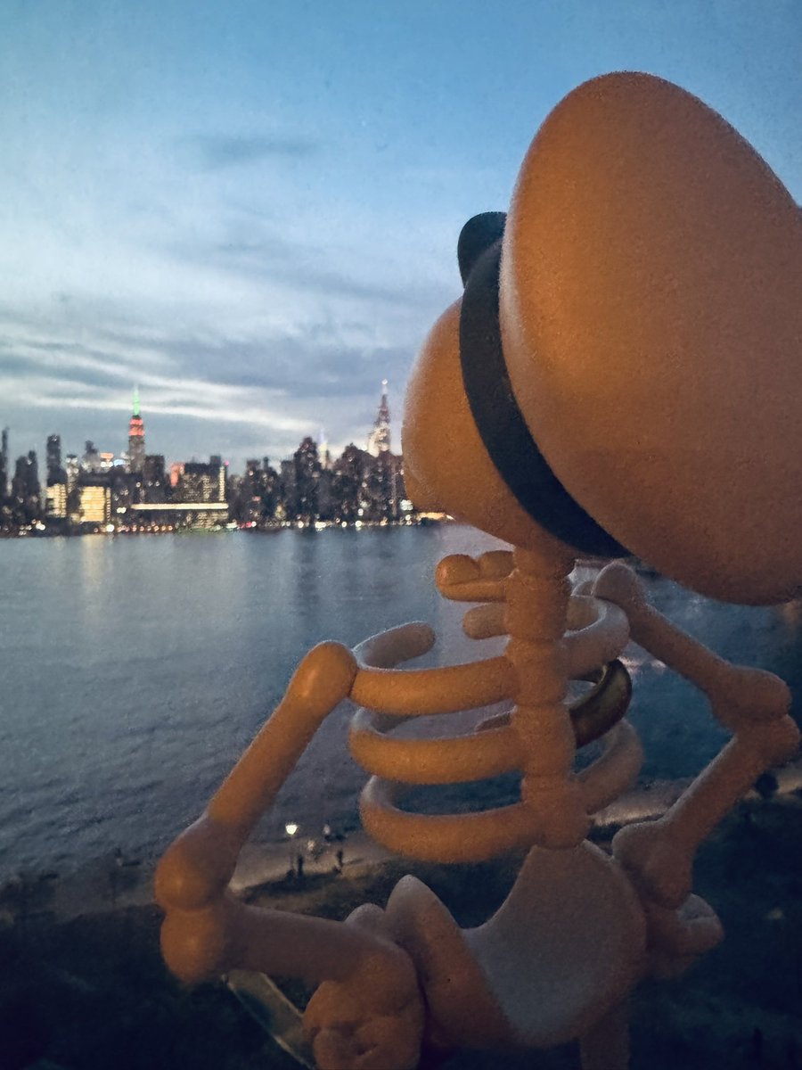 Cap’t Stoke plotting his next move.  <a href="/doodles/">doodles</a>