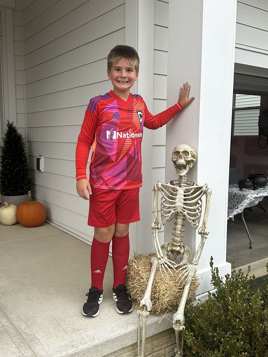 osuturfguy's tweet photo. @ColumbusCrew Patrick Schulte out trick or treating in Dublin tonight. Happy Halloween 🎃 https://t.co/bYU1OJ62jq