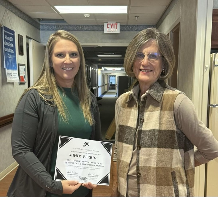 SchuylerCentral's tweet photo. Congrats to Mindy Perrin, who was named the Outstanding Support Staff Member for the First Quarter at Schuyler Community Schools by the SCS Foundation and the Schuyler Area Chamber of Commerce today! We appreciate all that you do, Mindy! #WeAreSchuyler https://t.co/gFZhpwHaWF