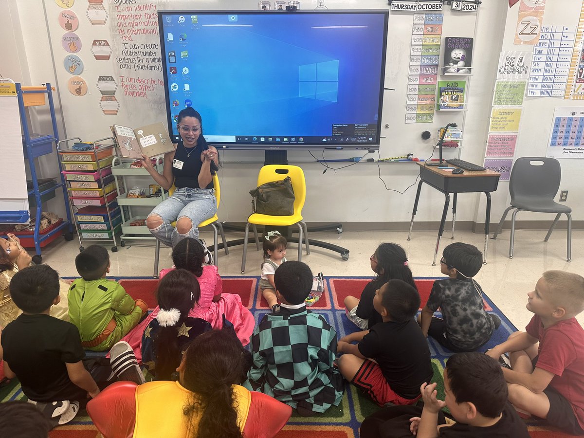 MsKiarasClass's tweet photo. Storybook day brought so much joy to the kiddos today! They loved listening to the readers and meeting them as well. Thank you to our amazing librarian for always going above and beyond! 🤍📚 #DiamondsShineBright https://t.co/4A0XhrZx2W