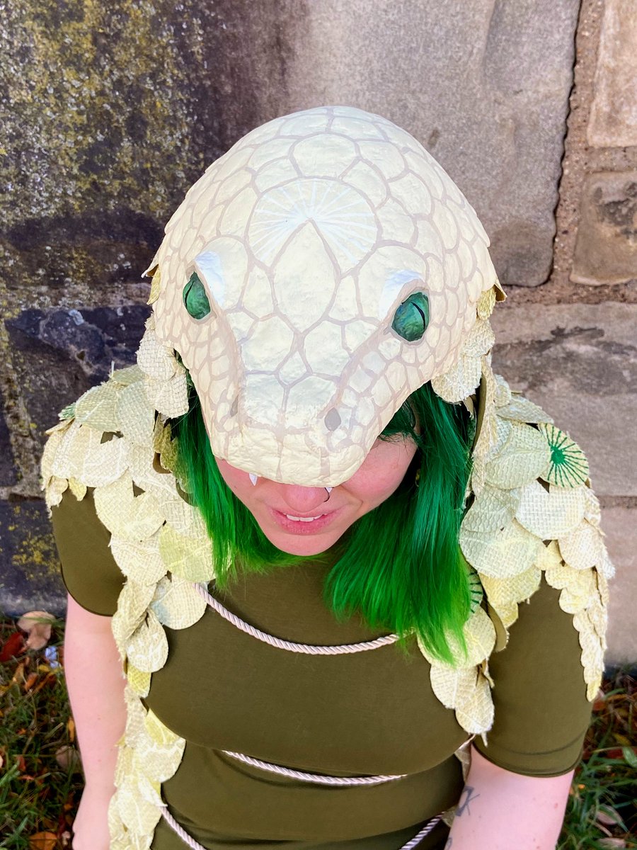 pliablehead's tweet image. When @jonathanjhiggs tells you to be the big snake but also your friends are getting married on Halloween… I give you… ✨🐍 Weddahornis 🐍✨ 

#everythingeverything #mountainhead #creddahornis #hallowE_E_n