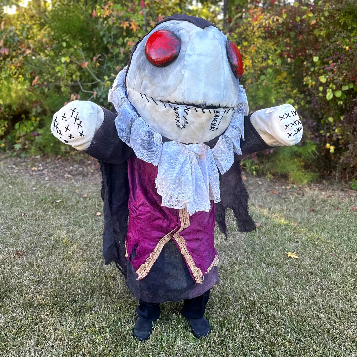 AuburnElvis's tweet photo. @ChrisPerkinsDnD @HollyConrad I dug this handsome devil out of storage. Happy Halloween!
#IsNoFunIsNoBlinksy #DiceCameraAction #CurseofStrahd https://t.co/Raj1oY6LGd