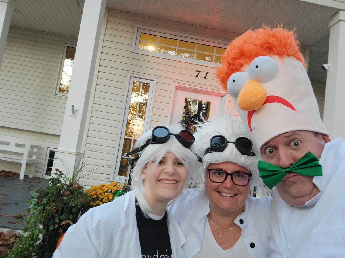janeberrigan's tweet photo. Happy Halloween from my family to yours! #halloween2024 https://t.co/iLb2VAnEl3