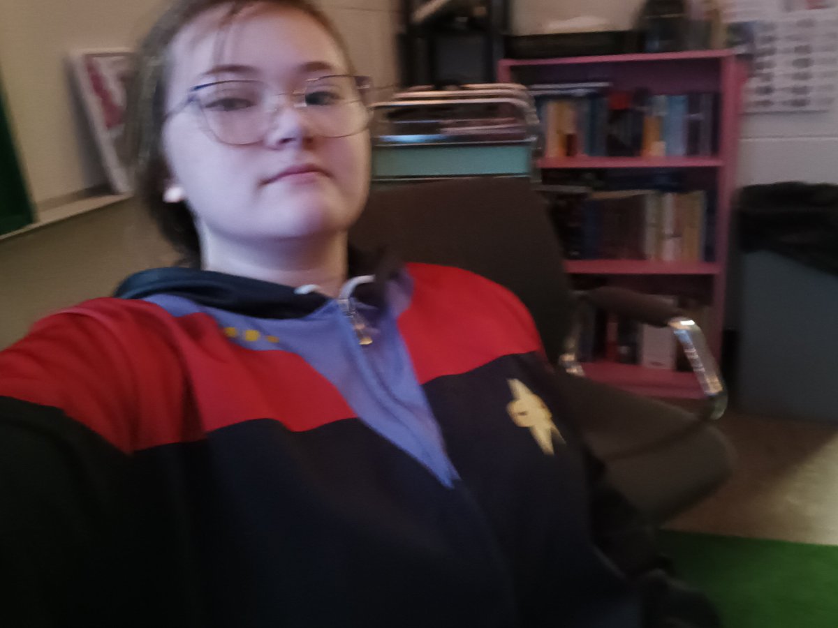 Janeway dress up for Halloween!! Because if you don't like Janeway, your wrong. 
#StarTrek #StarTrekVoyager #Janeway #CaptainJainway