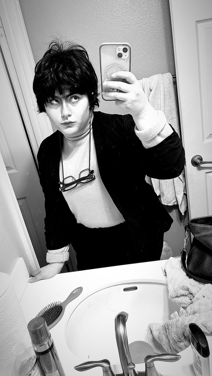 hareharrison's tweet photo. coming back to show u guys my gay halloween costume https://t.co/K07wtBgaSZ