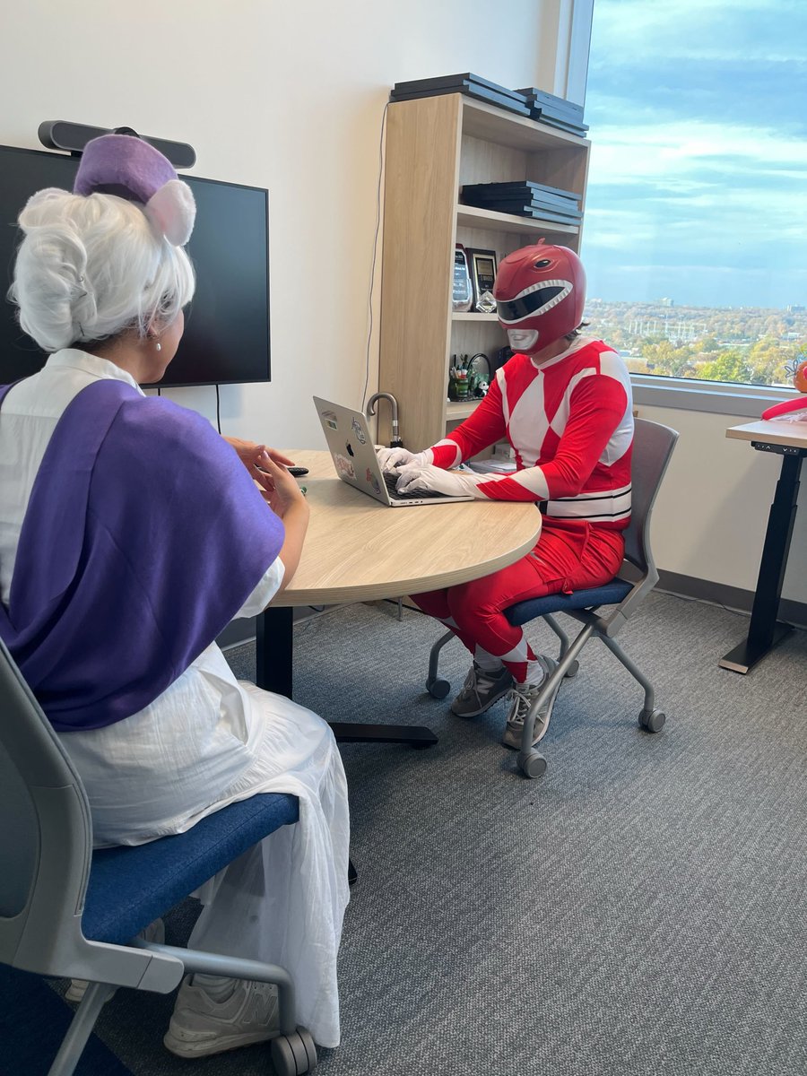 Mike Mitchell (@mjmitchell_lab) on Twitter photo Nothing beats teaching Biomaterials on #Halloween and mentoring the stars of <a href="/pennbioeng/">Penn Bioengineering</a> in your Sunday finest! Happy Halloween from all of us at <a href="/MJMitchell_Lab/">Mike Mitchell</a> Nothing beats teaching Biomaterials on #Halloween and mentoring the stars of <a href="/pennbioeng/">Penn Bioengineering</a> in your Sunday finest! Happy Halloween from all of us at <a href="/MJMitchell_Lab/">Mike Mitchell</a>