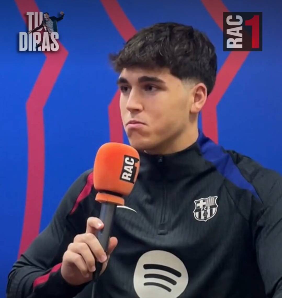 BarcaTimes's tweet photo. 🚨🎙️| Pau Cubarsí: “I am in the second year of high school. In the morning, I train and then I go to school from 3:00pm to 8:00pm. If there's a Champions League match or if I've to travel, and I cannot go to school, the next day I ask for notes / recap of what I missed.” #fcblive https://t.co/qgbVgK51DM