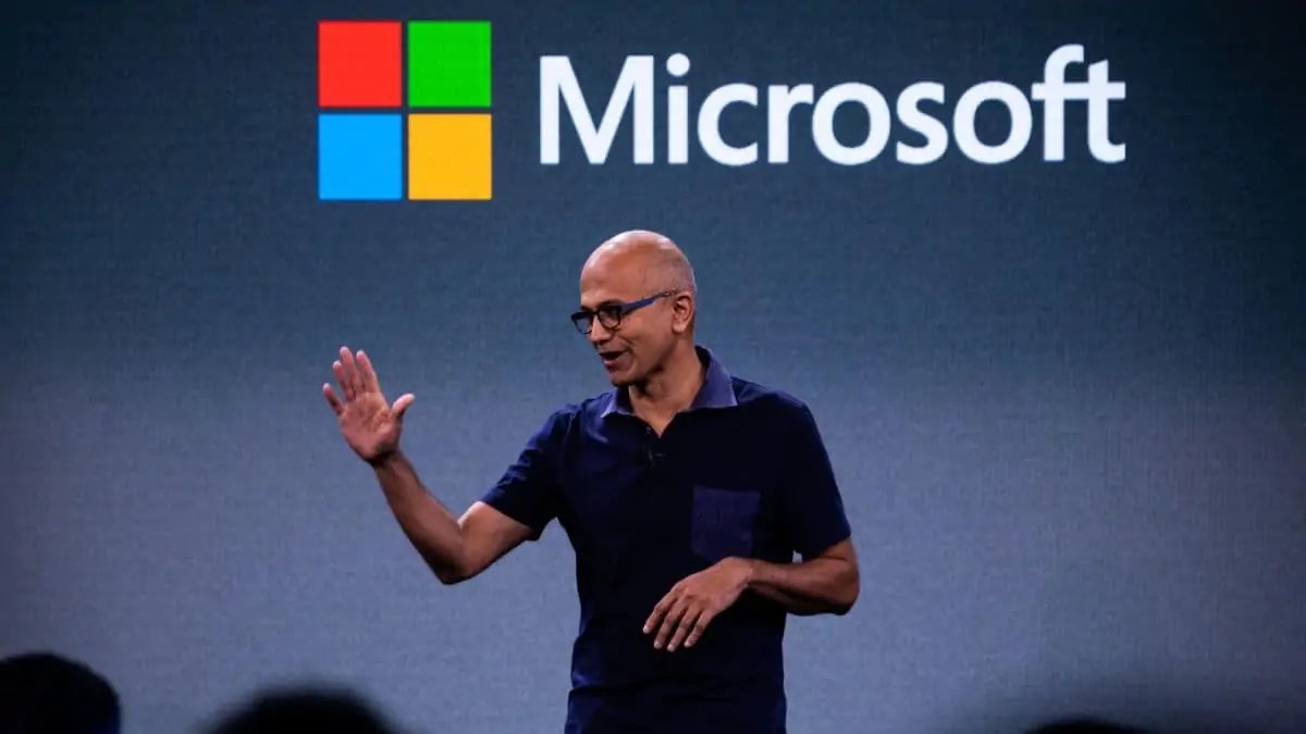 Exec_report's tweet image. #ExecutiveProfile Satya Narayana Nadella CEO Microsoft

Under Nadellas leadership, Microsoft has more cloud computing revenue than Google, more subscribers than Netflix, and a near-trillion-dollar market capital.

He joined Microsoft in 92’ as an engineer