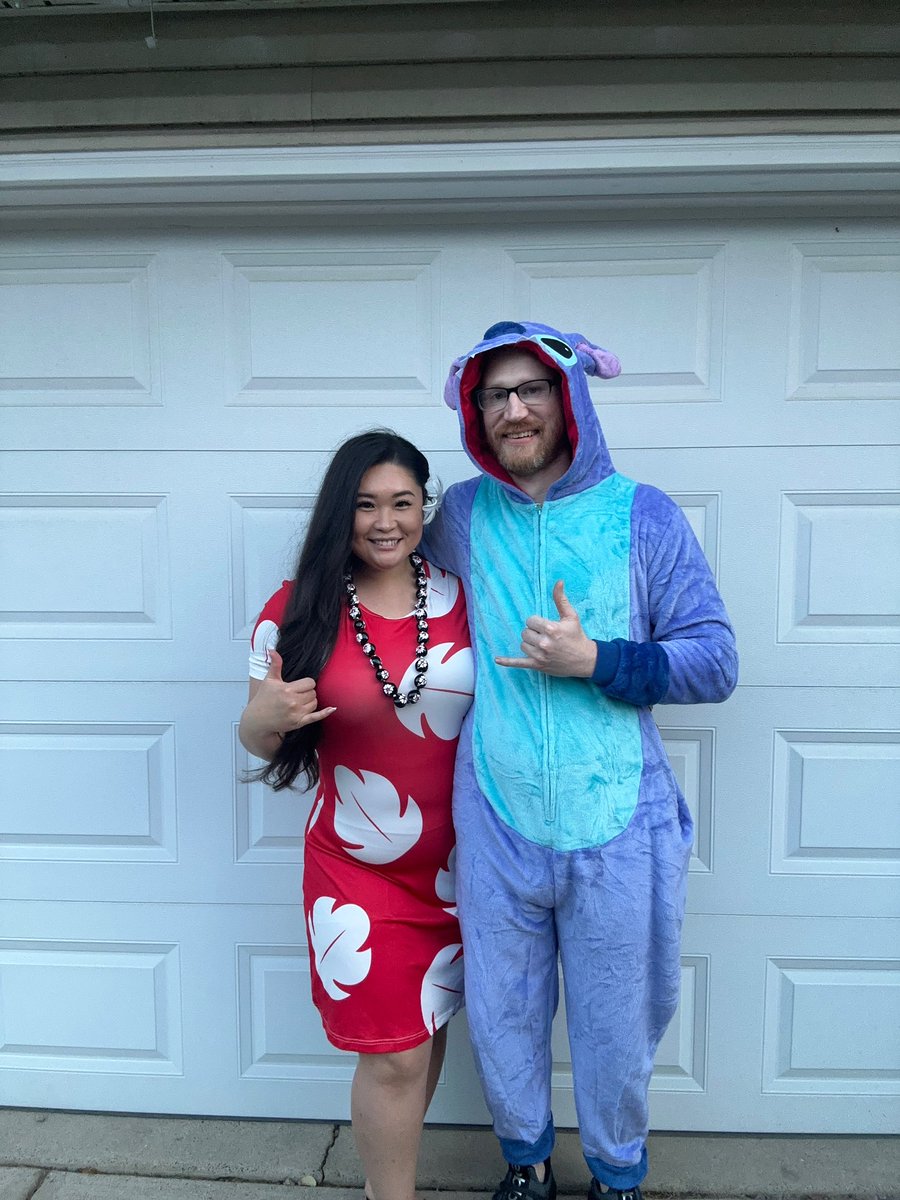 CasperSpicy's tweet photo. But first, we’re slinging candy! 🍬 🍭 https://t.co/KDD9FjgVKY