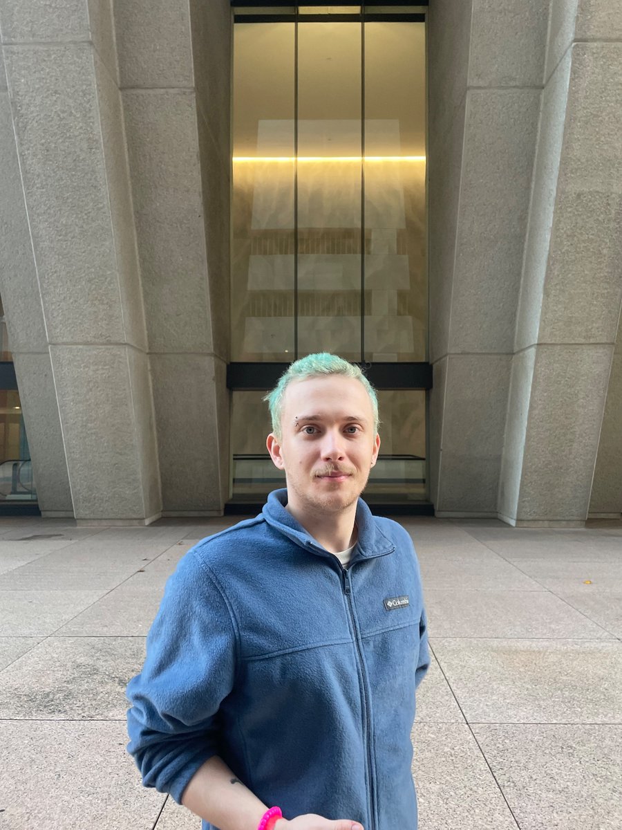 JohnBaIIsack's tweet photo. Just got 5$ unlimited wings at the brutalist skyscraper! #iloveatlanta #teampee https://t.co/O4J9NKTYaU