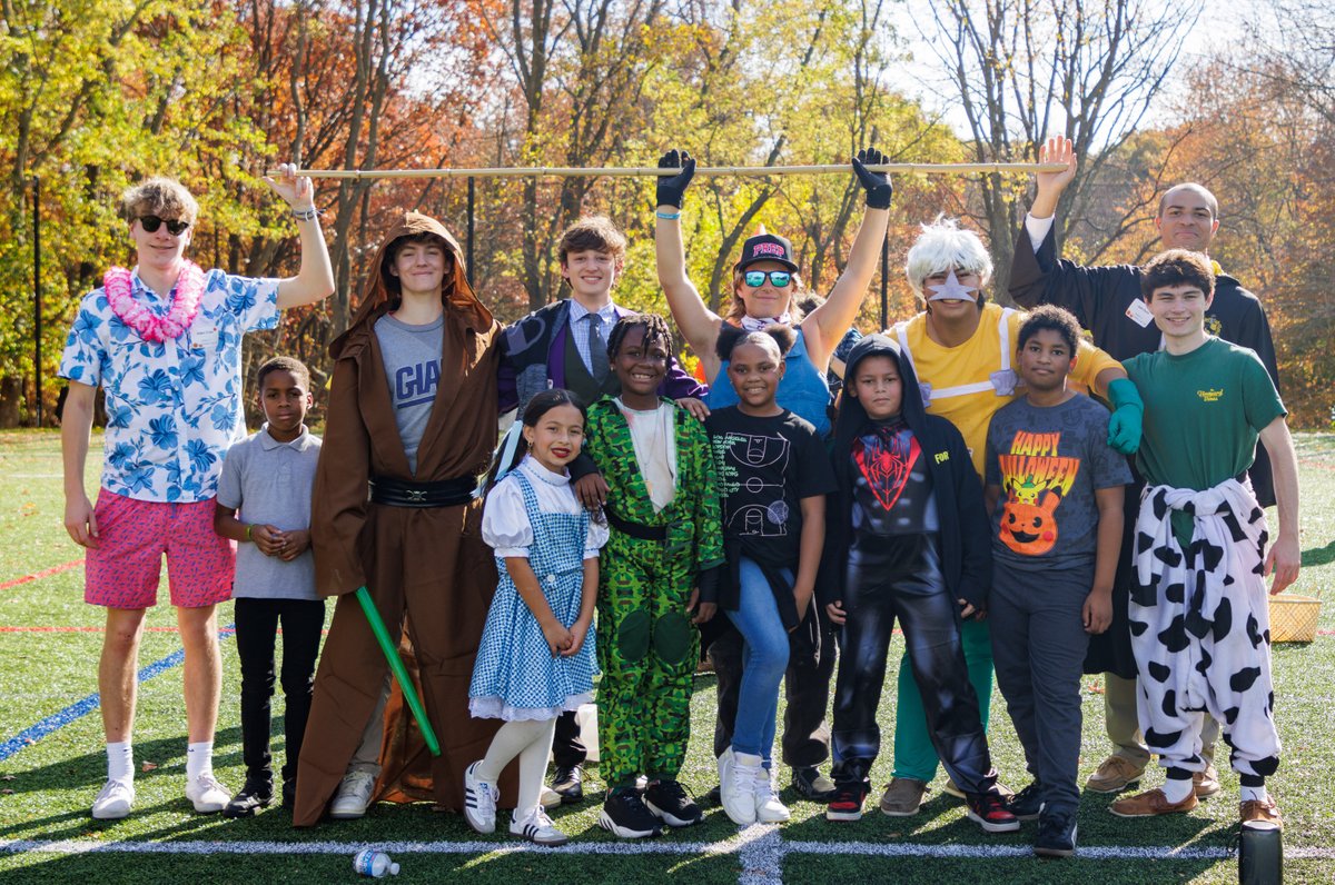 fairfieldprep's tweet image. Happy Halloween! Prep seniors hosted students from Hall Elementary School in Bridgeport for a memorable afternoon of autumn-themed fun, concluding with “Trunk or Treat” on the Prep campus.

#OurCommonHome #MenForOthers #BeIgnited #AMDG #JesuitSchools #PrepBrotherhood