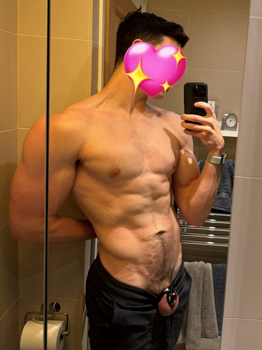 Watch babe_asaurusrex's leaked NSFW photo on TwXstars