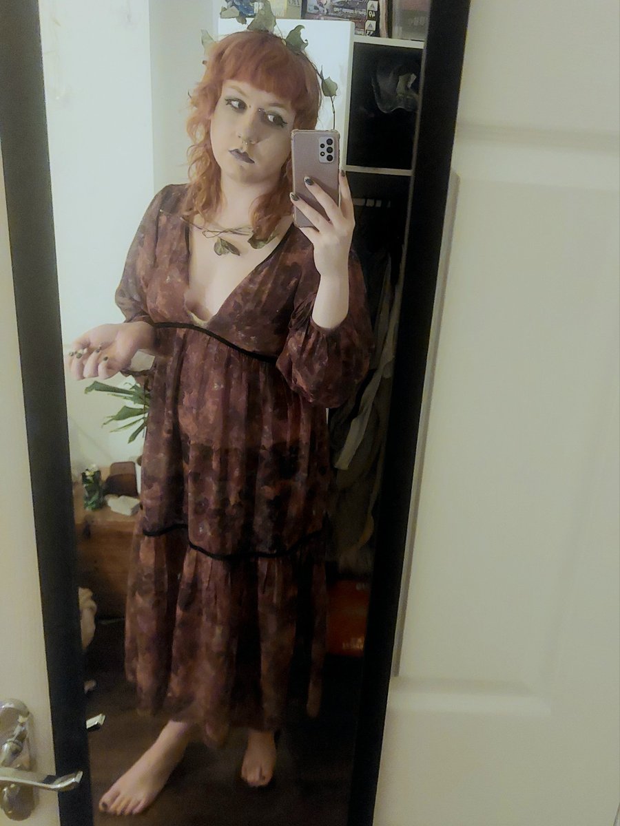 _carr0ts's tweet photo. ghost of ophelia for halloweeeen https://t.co/x8SveAwWMJ