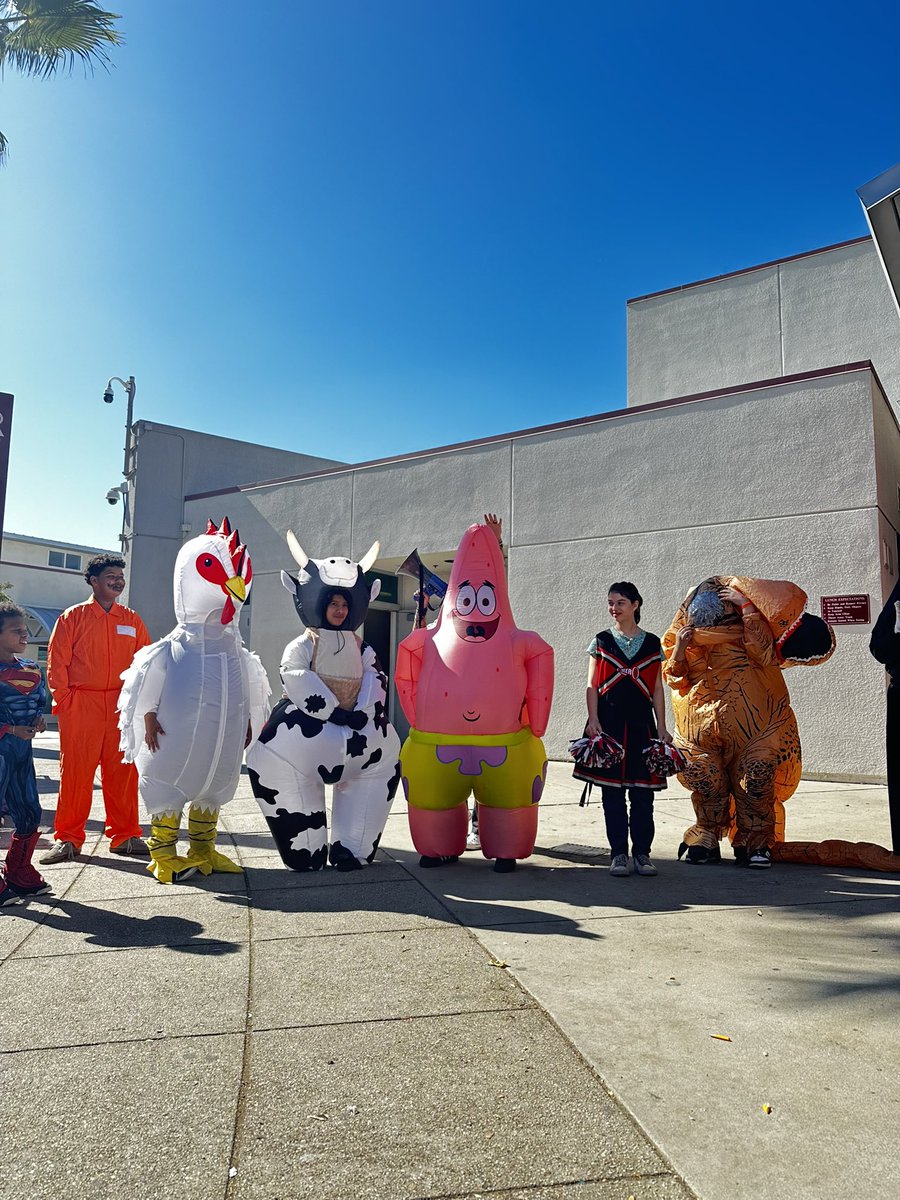 FUSD_TrumanMS's tweet photo. Happy Halloween, Timberwolves!
#TrumanMS #FUSD https://t.co/zEPlbNg3zB