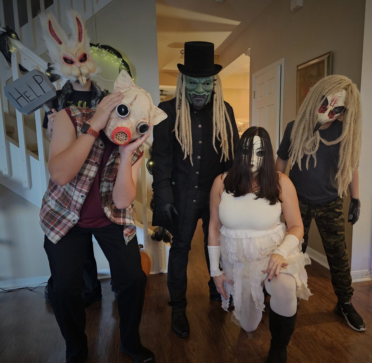 RealDaveSolo's tweet image. THERE YOU ARE! You call us #sick ? Then SICK is what we will be! From my #Family to yours...Happy Halloween! @WWE #WWE #WyattSicks #UncleHowdy #BrayWyatt #Halloween #WyattSick6