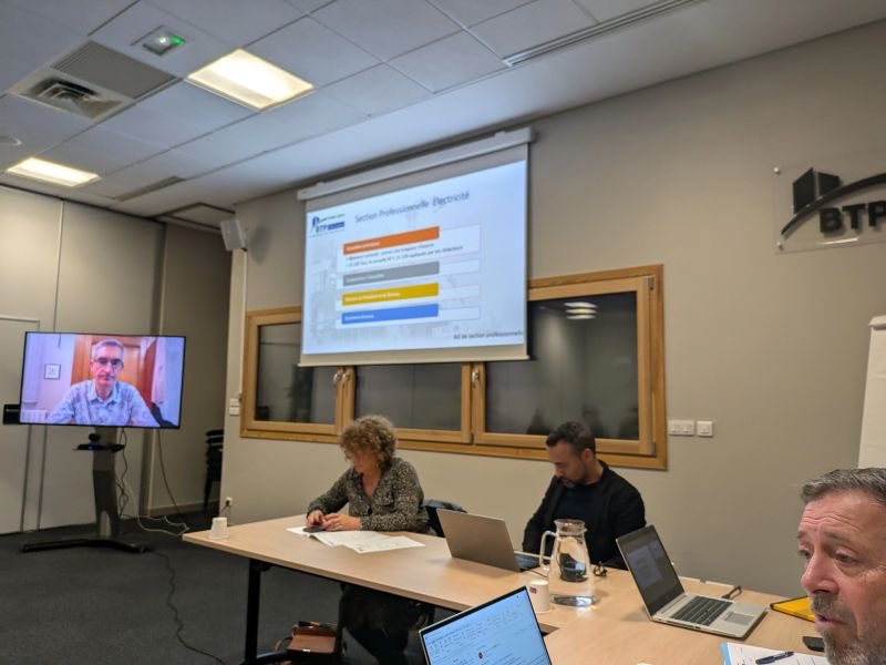 La section Électricité #Drôme #Ardèche réunit en Assemblée Générale aujourd'hui m
📰 Au programme :
- La nouvelle NF C 15-100 expliquée par ses rédacteurs
- Bâtiments connectés : quelles solutions techniques pour exploiter la donnée numérique?
- conjoncture #Bâtiment