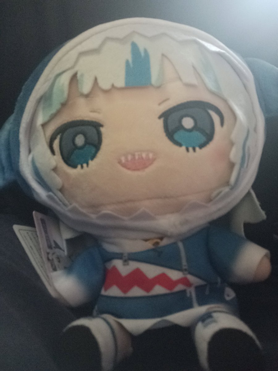 emotional support shark 🦈 🎤