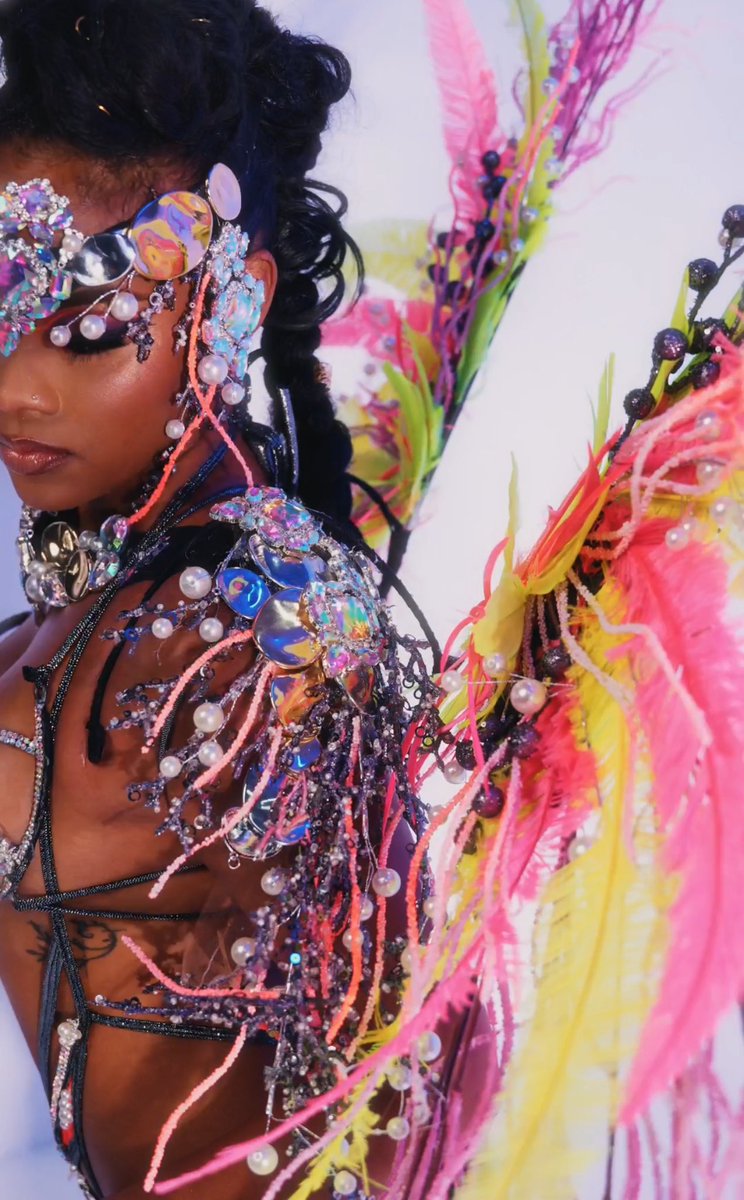 LUXE Carnival tweet media