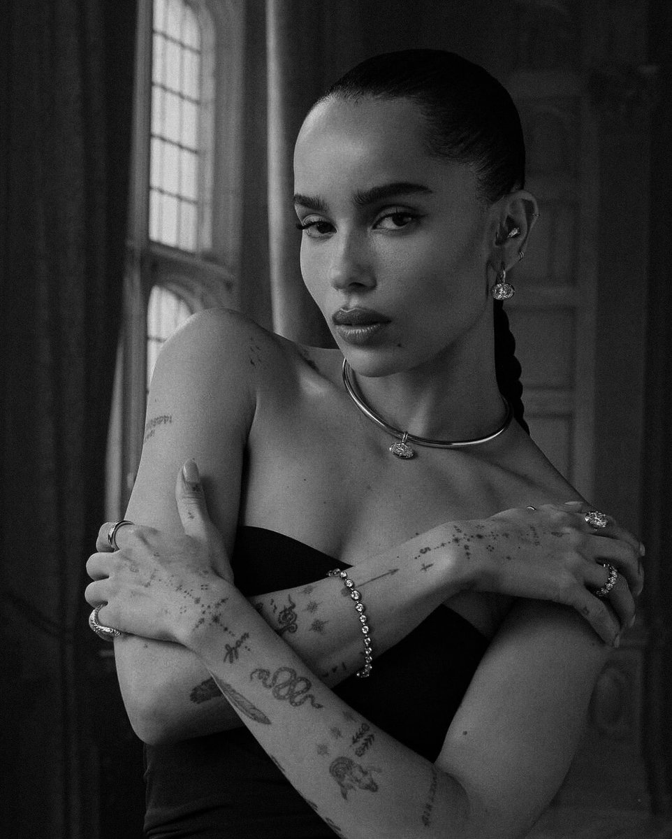 osccgg's tweet photo. ubican a zoë kravitz https://t.co/E1WZbpVQPg