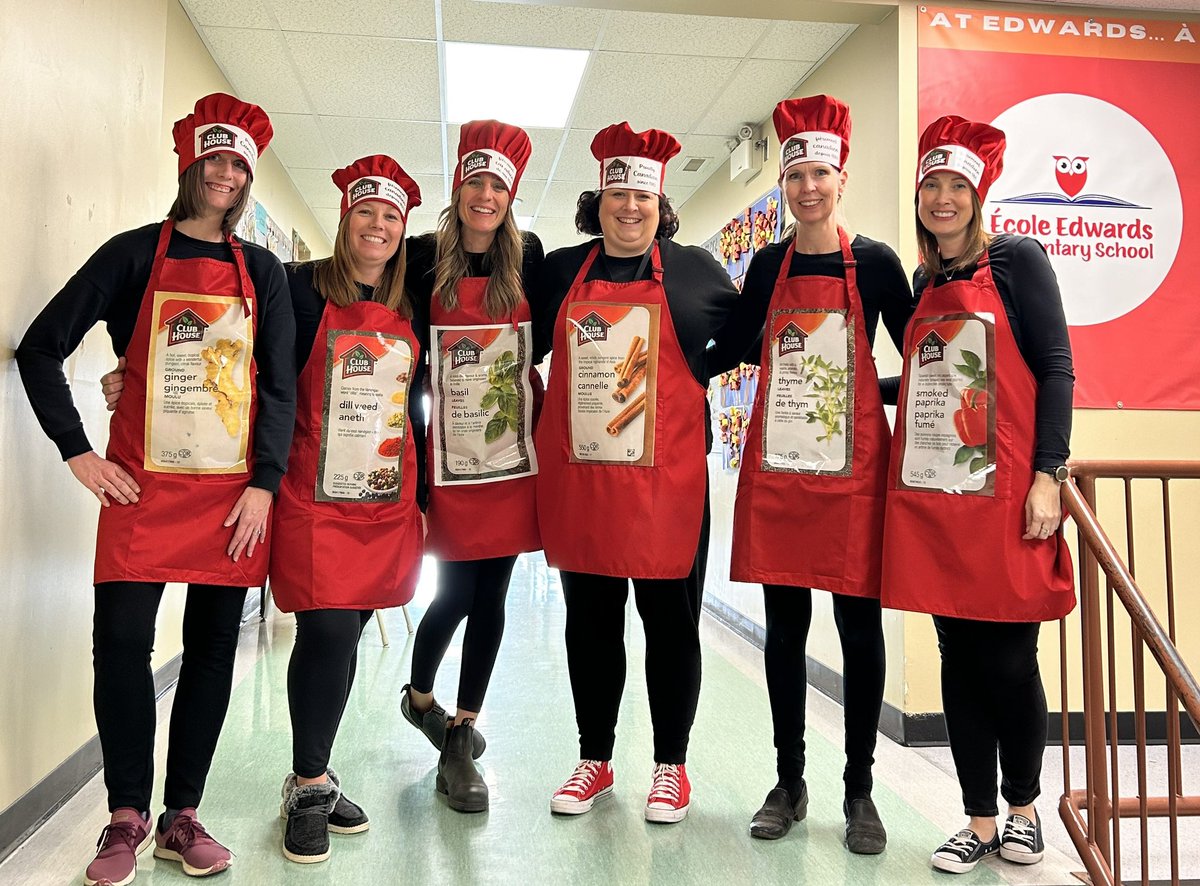 Love the fact that my school always does team theme costumes. 
Happy Halloween from “the Spice Girls”! 🎃 👻 🧟
