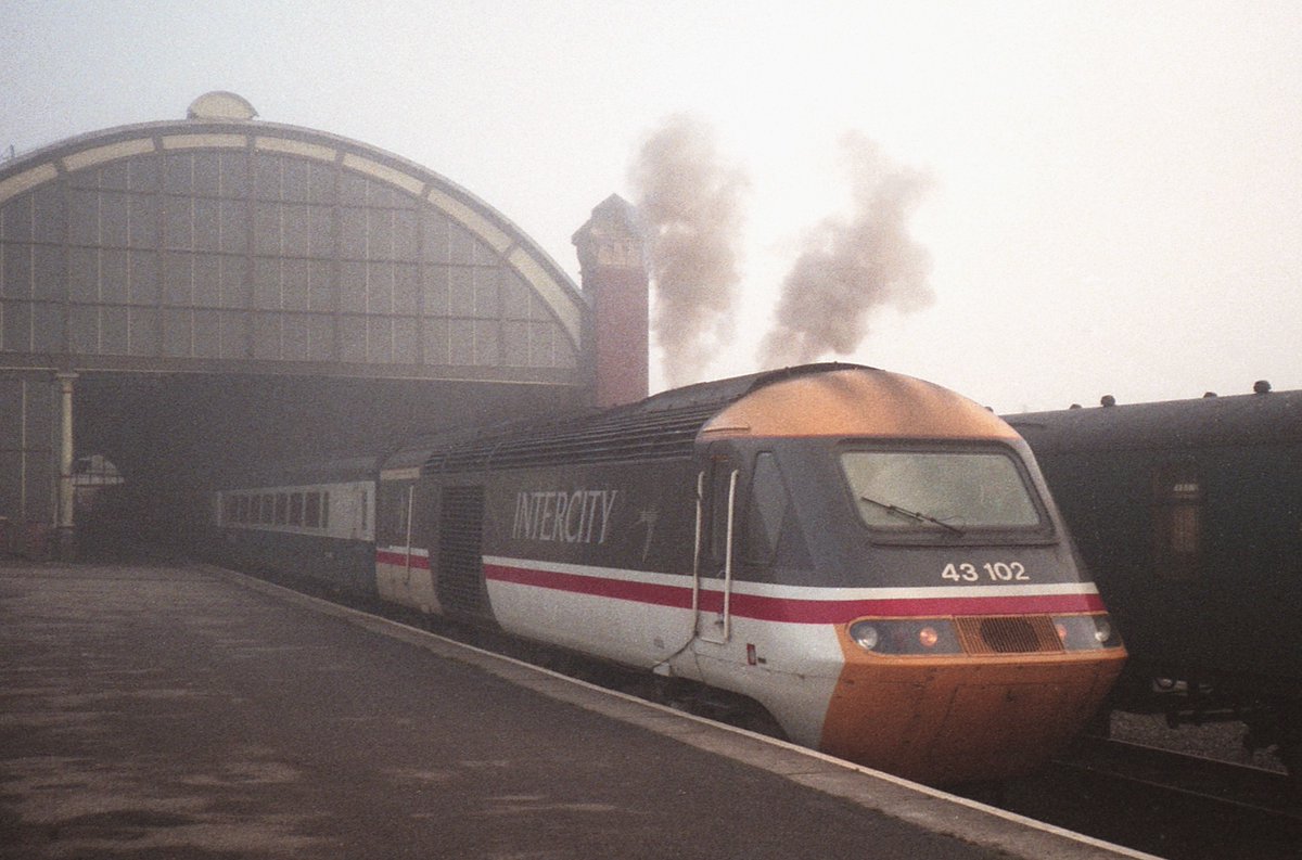 bowerbooks's tweet photo. #OnThisDay 37years ago, 1st Nov'87 the world diesel speed record was attained with HST power cars 43102 and 43159. Here's a couple of (sorry very grainy) shots of the test train as we were preparing to start the historic day at Darlington.
#railvehicletesting #HST #Class43 https://t.co/fxpnEKhu05
