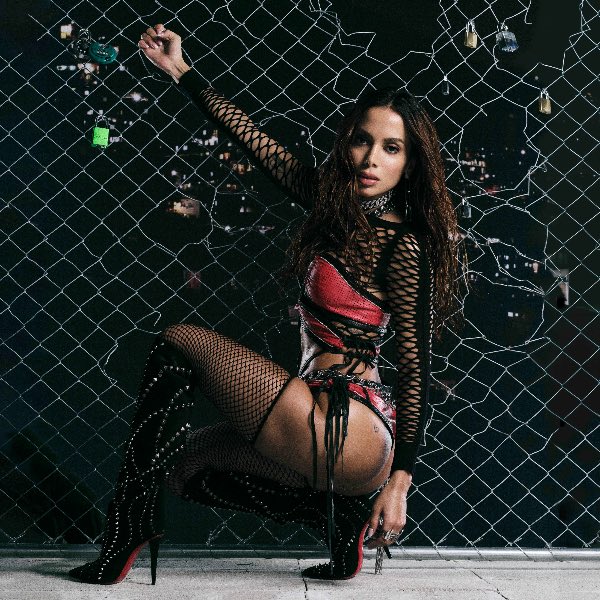 Indie5051's tweet photo. The Weeknd y Anitta  estrenan “SÃO PAULO” la cual se convierte en el mayor debut de una canción de Funk brasileño en la historia de Spotify. https://t.co/1gGe8fIo2d