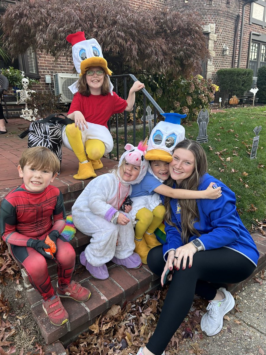 Happy Halloween! 🎃We had a spooktacular time today, filled with fun and creativity. I even ran into some learners trick-or-treating! I hope everyone enjoyed their treats! #MineolaProud #halloween2024 <a href="/MineolaMS/">Mineola Middle School</a>