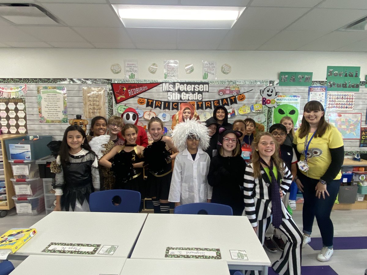 Happy Halloween!! 🎃 5th Grade had so much fun celebrating Halloween at EN today! 🎃👻 #commitmENt <a href="/ElemNorthD73/">ElemNorthD73</a>