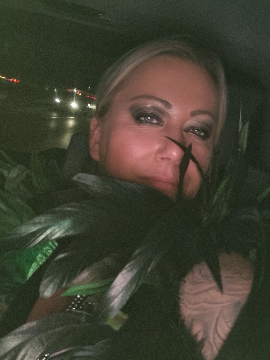 Mistress Leonie (@bea4you_) on Twitter photo 