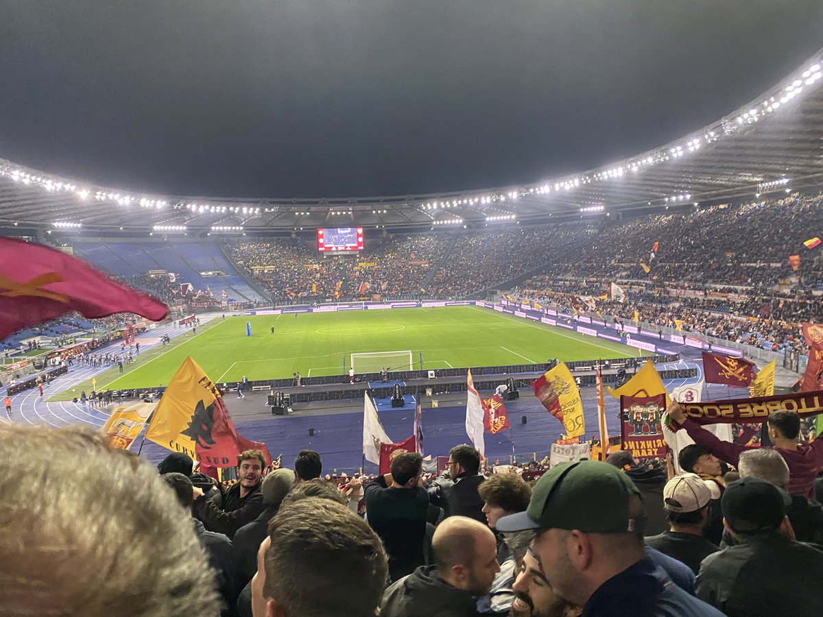 MattiaM199's tweet photo. Noi non ti lascieremo MAI 🟧⬜️🟥 https://t.co/vJjoo4Qo7H