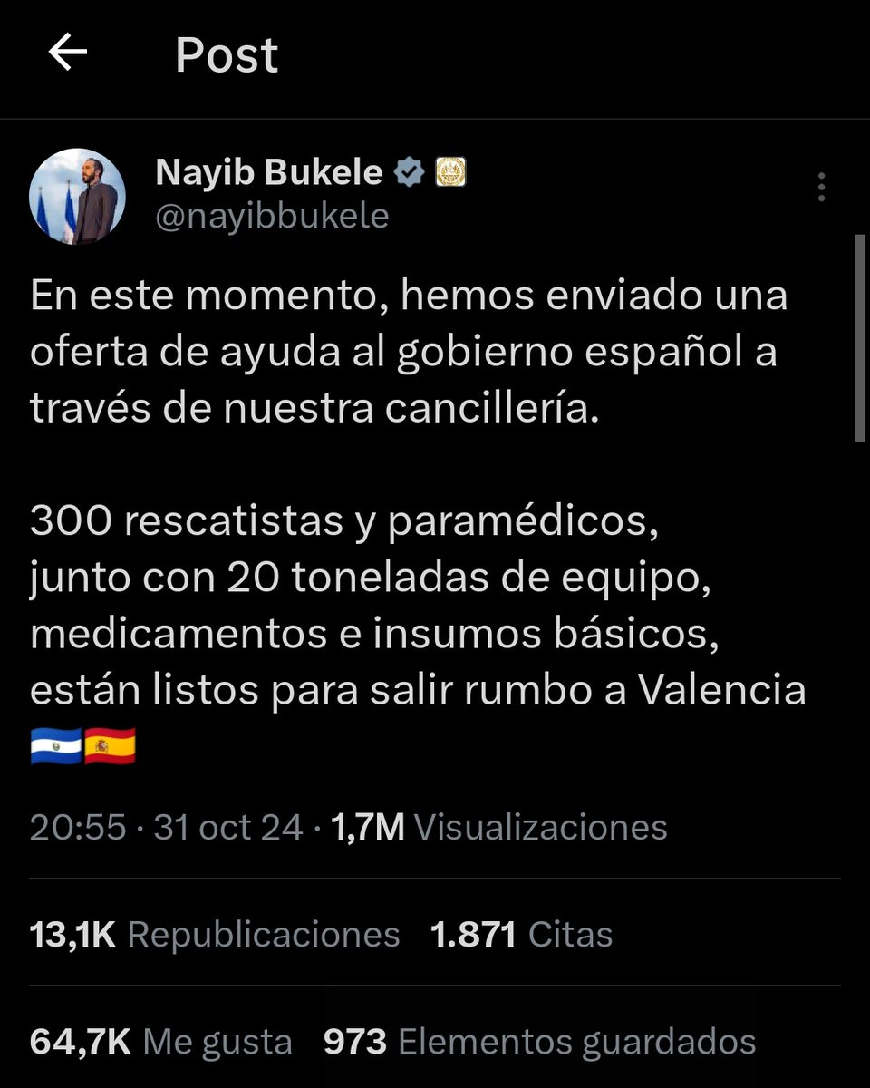 ___R3V___'s tweet photo. Lo de hoy tiene que ser un antes y un después.

Mientras El Salvador, a miles de km, nos envía 300 rescatistas, nuestro putísimo gobierno solo es capaz de llamar a 500 militares.

Es para volverse jodidamente loco. ¿Cómo estarían las redes si los incomunicados pudieran hablar? https://t.co/si9j9D1VJ4