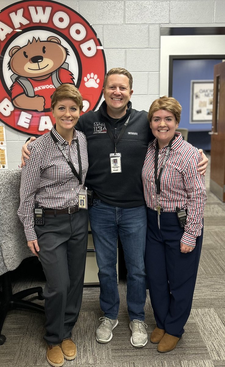 MrTalagaOW's tweet photo. I can’t with these two @DesandreTaylor!! Although, I must admit it was nice having a few extra Mr. Talaga’s to help with today’s festivities!! Happy Halloween from the Ryan’s. #sd113a #owbears https://t.co/2fQn1AsCFq