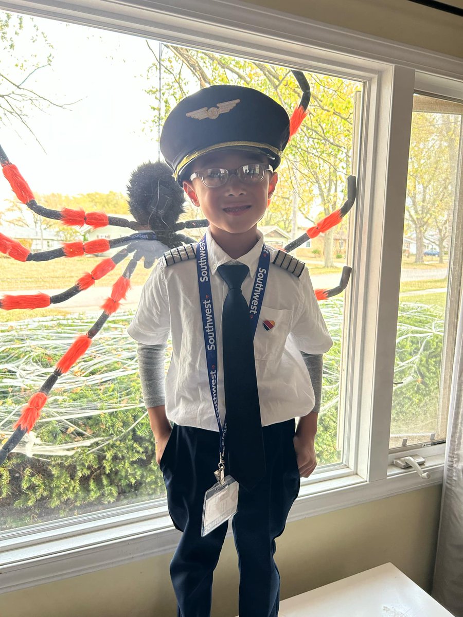 Bronk87's tweet photo. Our son didn't wanna be just an ordinary pilot for Halloween.... He wanted to be a @SouthwestAir pilot! #lovesthesnacks #HappyHalloween #southwestallday https://t.co/rMwcRFLCBb
