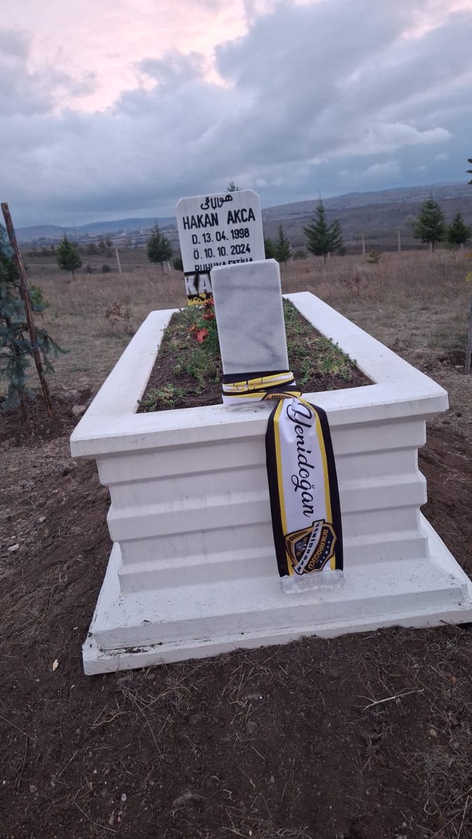 Her taşın altından kalkardım da senin başında çok bekledim..