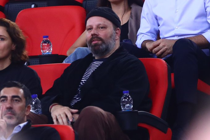 Ataraxias10's tweet photo. Τι το έκανες το Εμμάκι ρε;!
#OlympiacosBC #OlyFCB https://t.co/wk5weG3QZi
