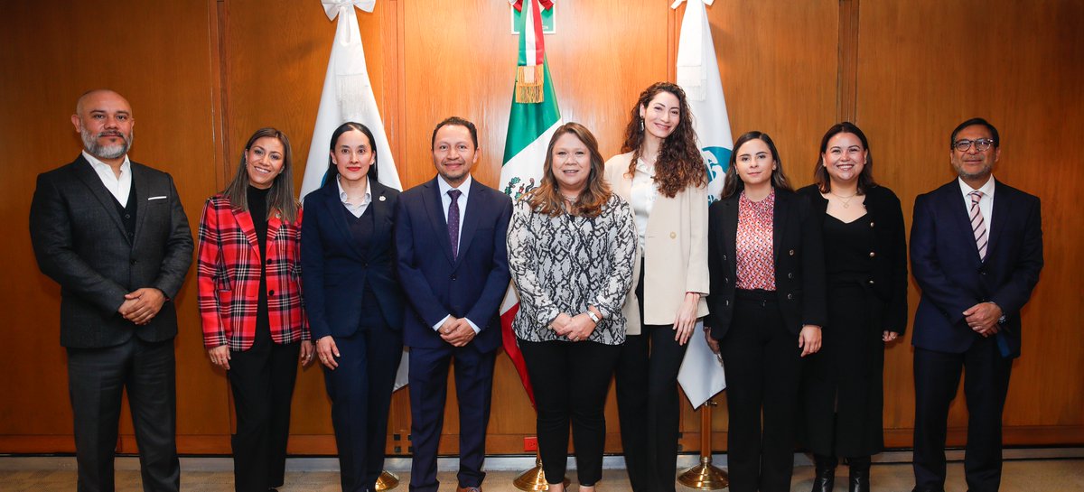Nacional Financiera (@nafinoficial) on Twitter photo <a href="/NafinOficial/">Nacional Financiera</a> 𝐜𝐨𝐥𝐨𝐜𝐚 𝐞𝐱𝐢𝐭𝐨𝐬𝐚𝐦𝐞𝐧𝐭𝐞 𝟓 𝐦𝐢𝐥 𝐌𝐃𝐏 𝐞𝐧 #CEBURES.
Los recursos reforzarán programas y servicios de Nafin que generen impacto positivo en temas sociales.
Agradecemos el apoyo de <a href="/BBVA_Mex/">BBVA México</a>
Más información en bit.ly/48wSIM1 <a href="/NafinOficial/">Nacional Financiera</a> 𝐜𝐨𝐥𝐨𝐜𝐚 𝐞𝐱𝐢𝐭𝐨𝐬𝐚𝐦𝐞𝐧𝐭𝐞 𝟓 𝐦𝐢𝐥 𝐌𝐃𝐏 𝐞𝐧 #CEBURES.
Los recursos reforzarán programas y servicios de Nafin que generen impacto positivo en temas sociales.
Agradecemos el apoyo de <a href="/BBVA_Mex/">BBVA México</a>
Más información en bit.ly/48wSIM1